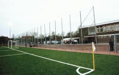Wersestadion (Kunstrasen) - Hintertorbereich mit Gesch�ftsstelle