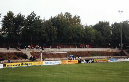 Stadion am Sch&uuml;sselhauser Kreuz - Hintertorstufen als Doppeldecker