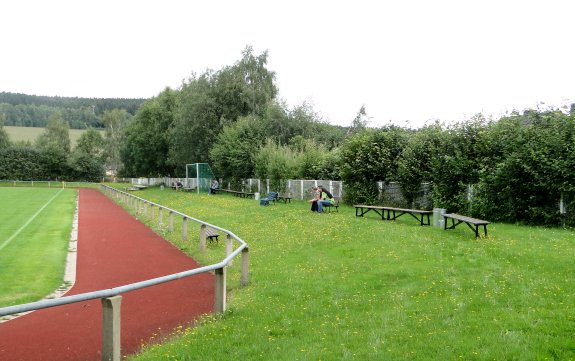 Spiegelwaldstadion <i>Gr&uuml;nhain-Beierfeld</i>