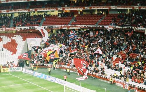 Est&aacute;dio da Luz - Intro Benfica-Fans Sagres-Trib&uuml;ne