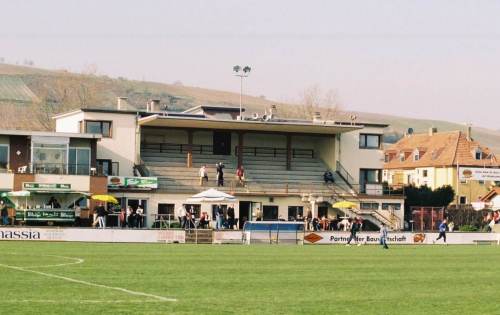 Stadion am Hessenhaus - Trib�ne