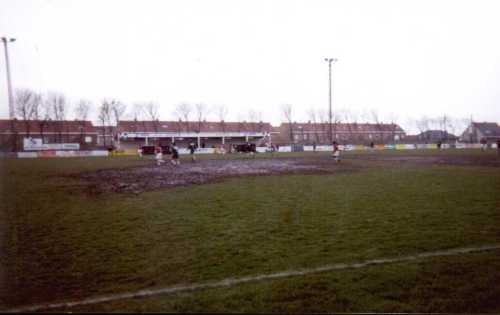 J. Soete Stadion - Gegenseite und Schlammw&uuml;ste