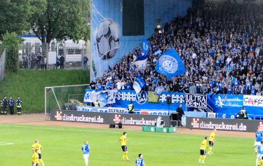 Stadion am B�llenfalltor