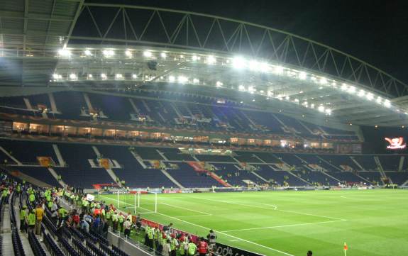 Estadio do Drag&atilde;o (Porto) - L&auml;ngsseite