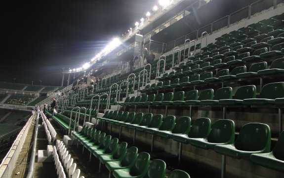 Estadio Manuel Mart�nez Valero