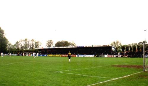 Sportplatz am Teekotten - Trib�ne