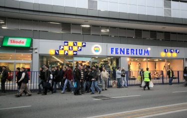 Ş&uuml;kr&uuml; Saracoğlu Stadi