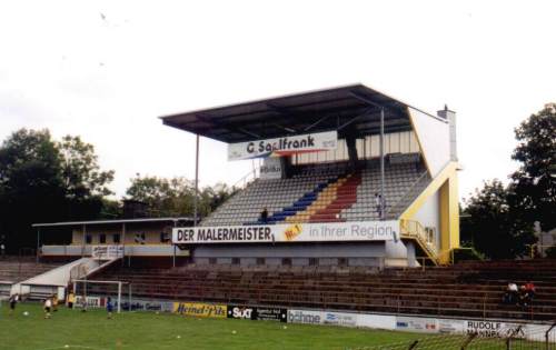 Gr&uuml;ne Au - neue Trib&uuml;ne