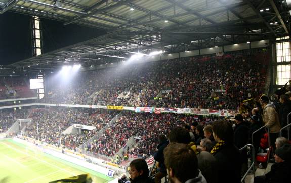 RheinEnergie Stadion, K&ouml;ln - Nordtrib&uuml;ne mit G&auml;steblock