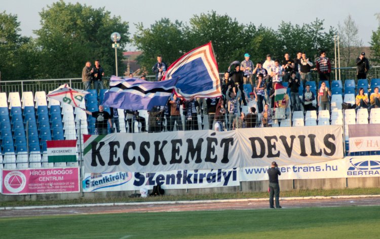 Sz&eacute;kt&oacute;i stadion