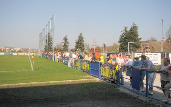 Stadion Kr&aacute;lův Dvůr