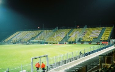 Stade Omnisports Leon Bollee - Hintertortrib&uuml;ne