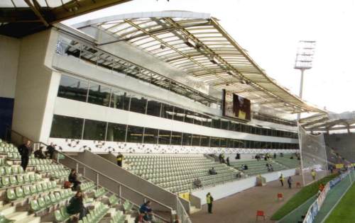 BayArena - Hintertortrib&uuml;ne und VIP-Bereich/Hotel