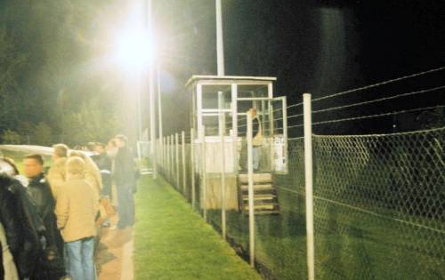 Sportplatz Lich-Steinstra&szlig; - Sprecherkabine au�erhalb