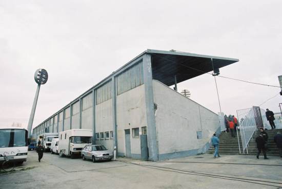 Mestsk&yacute; Stadion - Haupttrib&uuml;ne R&uuml;ckansicht