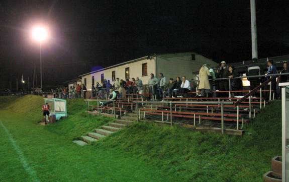 Sportplatz R&uuml;ckweiler - 'Sitztrib&uuml;ne